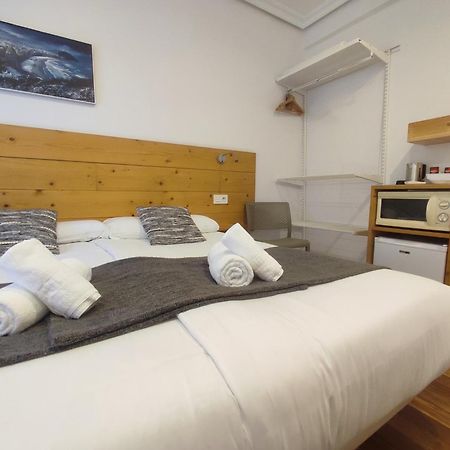 Pension Urkia San Sebastián Exterior photo