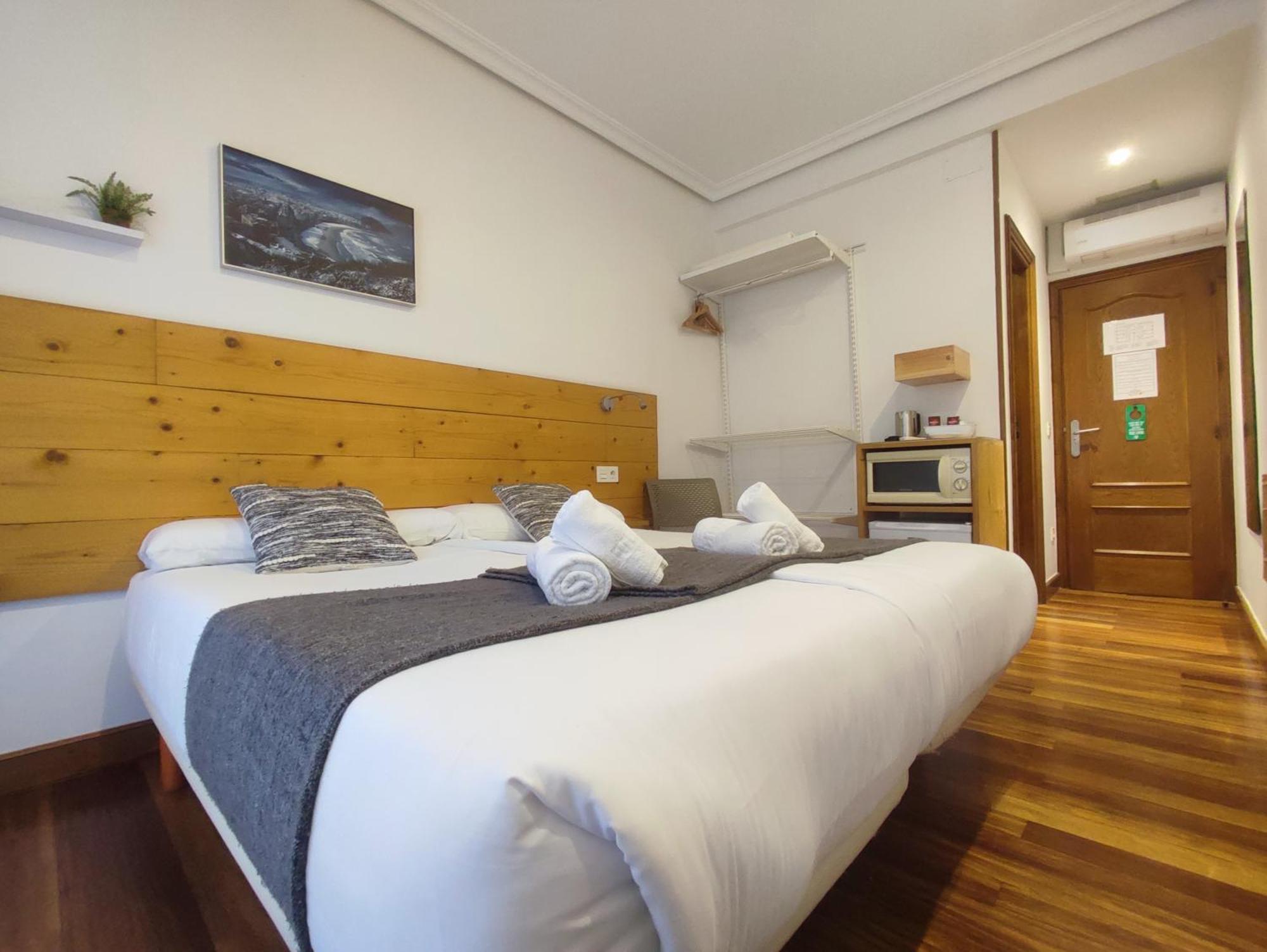 Pension Urkia San Sebastián Exterior photo