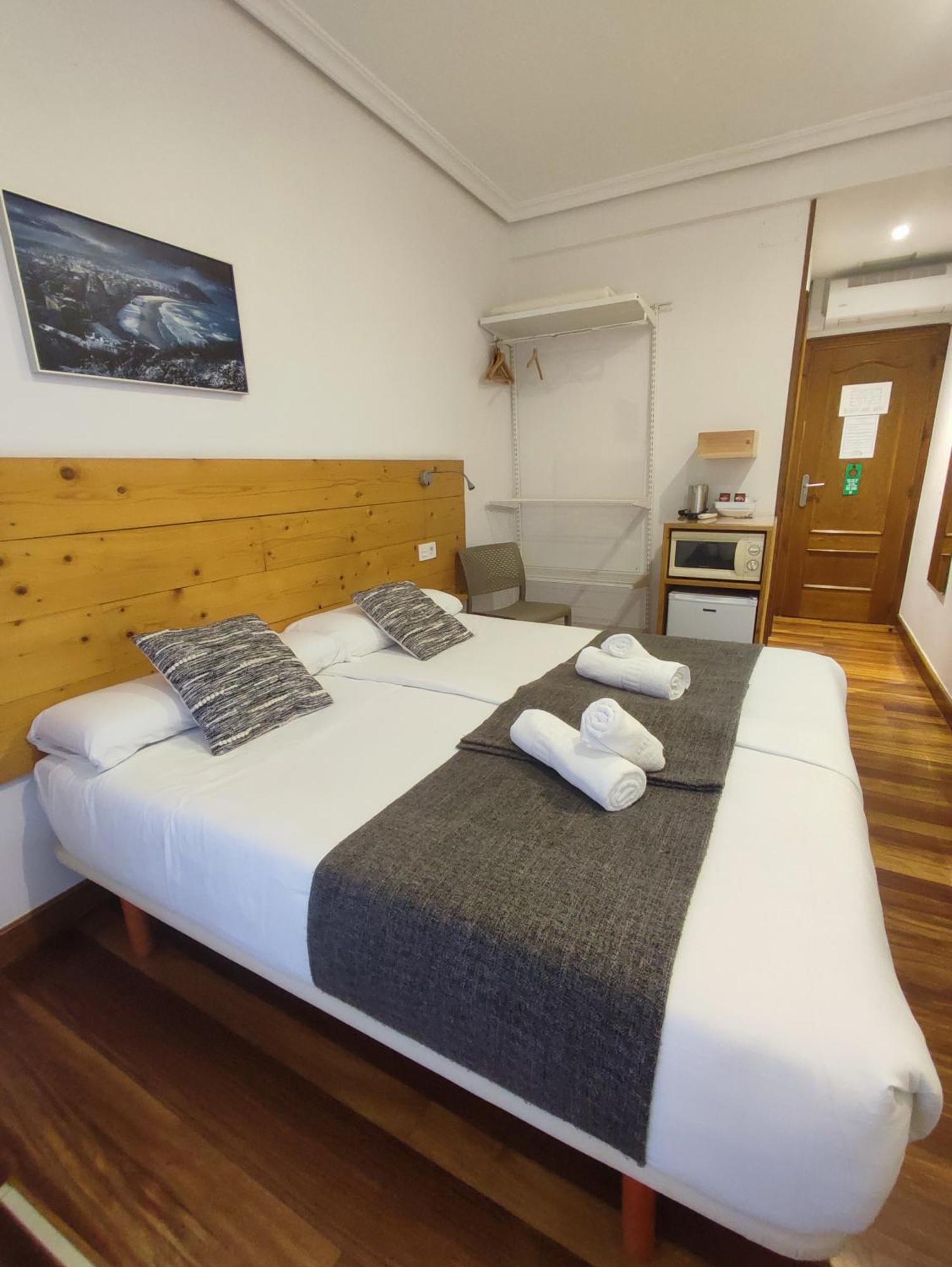Pension Urkia San Sebastián Exterior photo