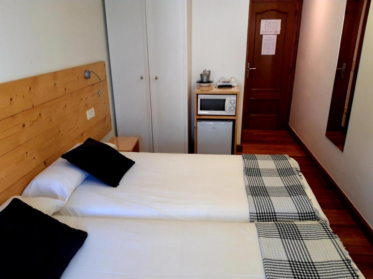 Pension Urkia San Sebastián Exterior photo